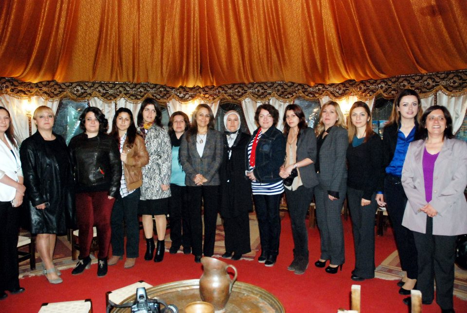 164267_366053156847874_481735929_n