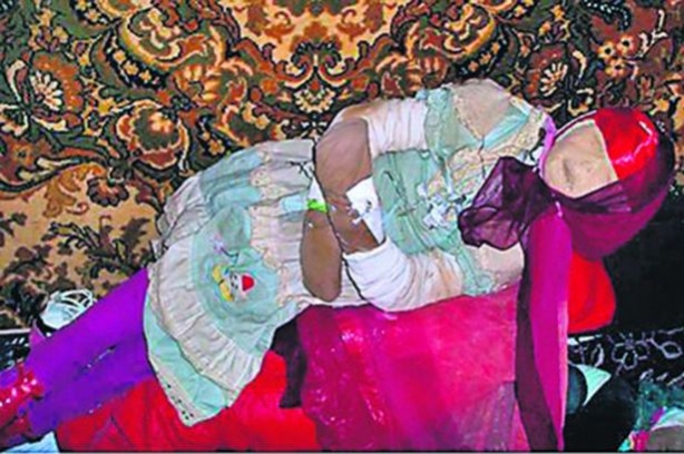 cocuklari-mezardan-cikarip-mumyaladi-37655-11g